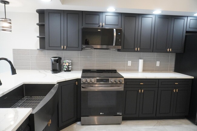 Building Photo - 2811 Village Blvd