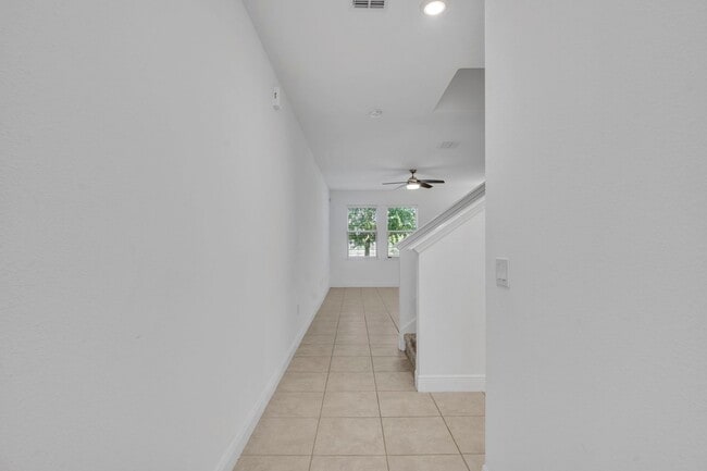 Building Photo - Hawk's Crest Modern Townhome in Winter Park