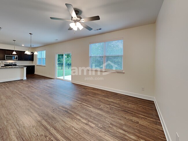 Building Photo - 3024 Esquire Dr