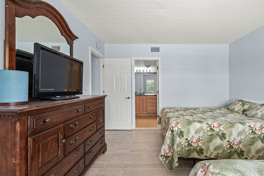 Building Photo - 23 Royal Palm Pt