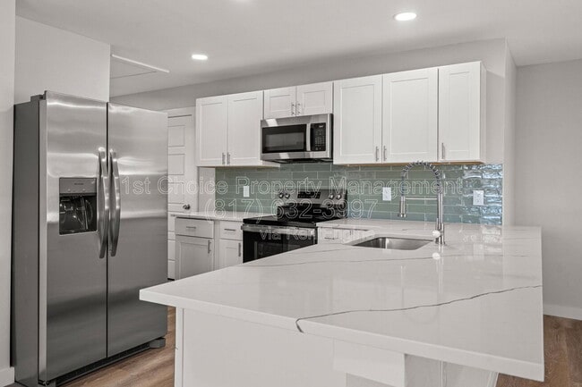 Building Photo - 4304 SW Loop 820