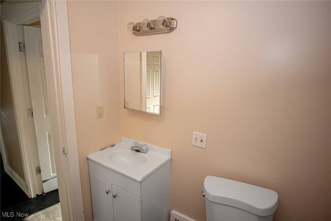 Building Photo - 276 Wildwood Ave