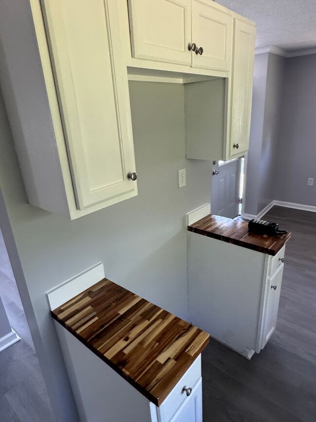 Building Photo - 2 Bedroom House in East Tarboro
