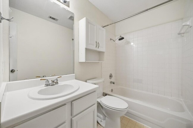 Building Photo - 2011 Harvest Moon Dr