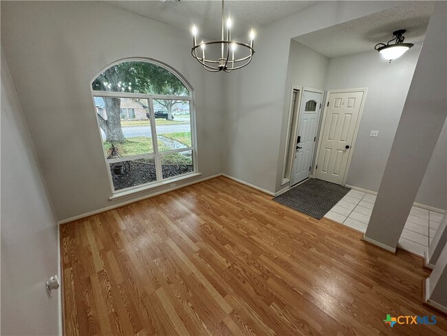 Building Photo - 617 Dunbar Dr