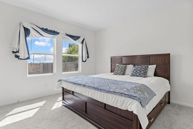 Building Photo - 1003 Sika Cv