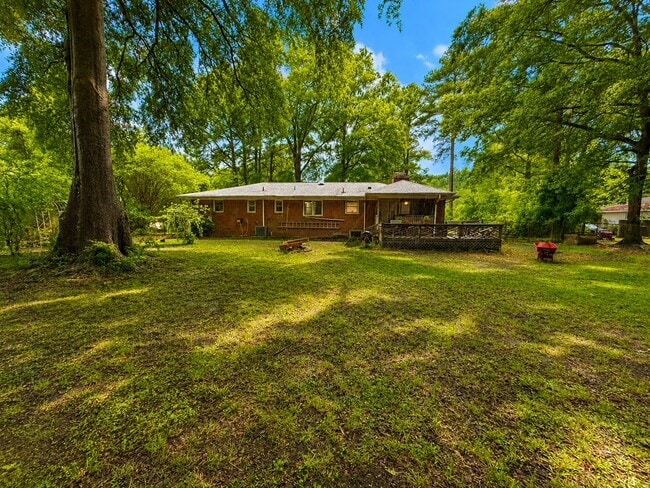 Building Photo - 553 Fernwood Farms Rd
