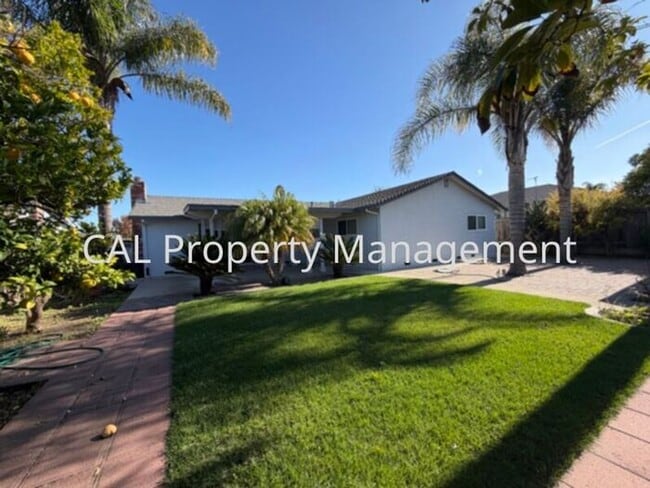 Building Photo - Beautiful 3 bedroom home in Hollister, CA!