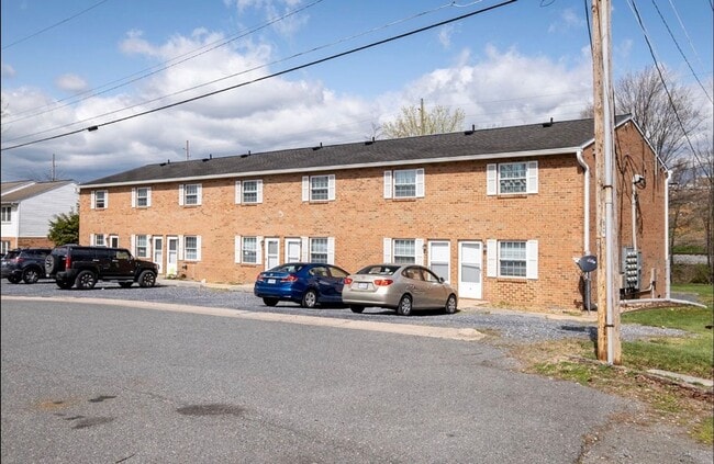 Primary Photo - Apartment for Rent