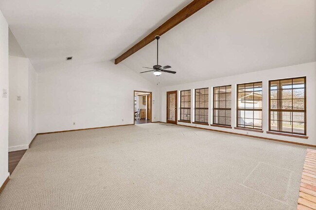 Building Photo - "Charming 3-Bed Oasis with Fireplace in the Heart of Grapevine – 2,238 Sq Ft of Comfort!"