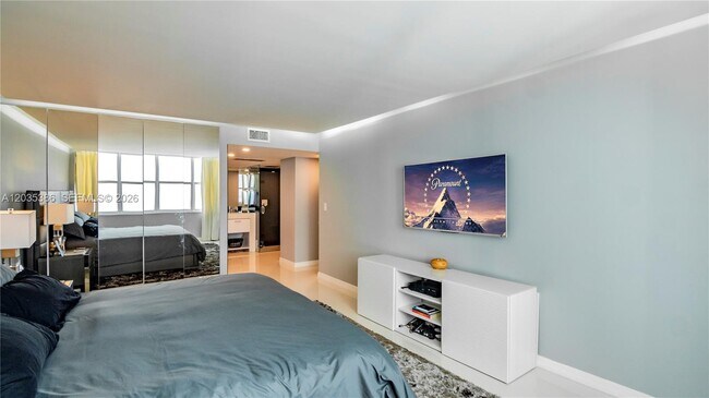 Building Photo - 5750 Collins Ave