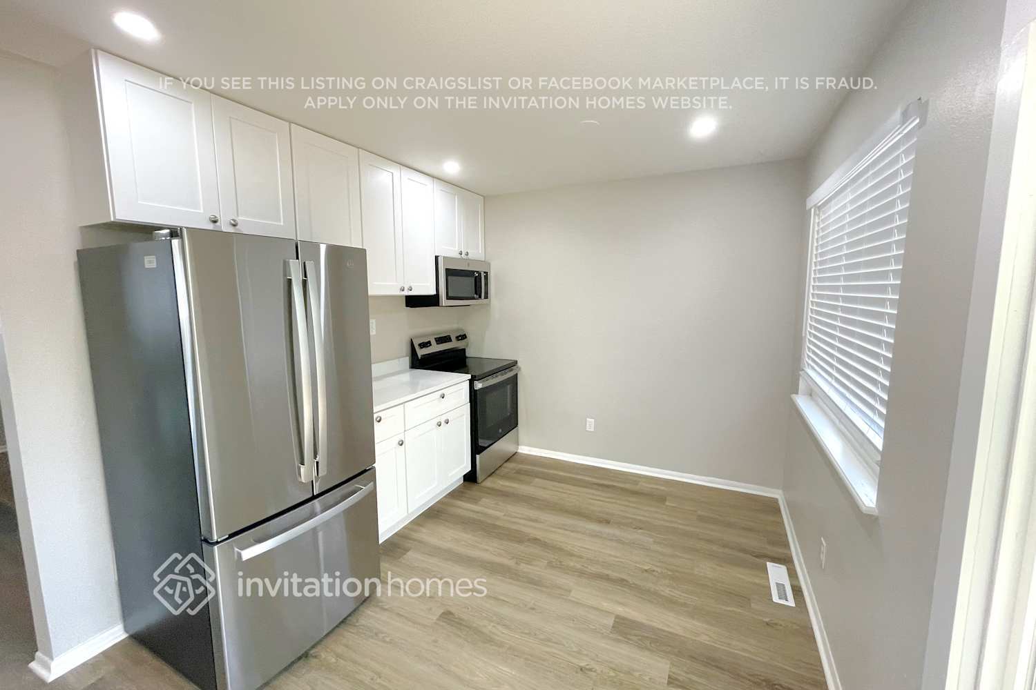 Building Photo - 1405 Explorador Calle