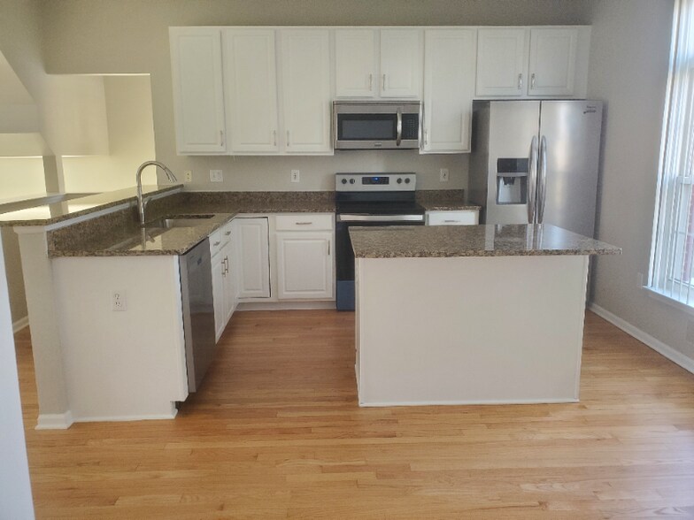 Building Photo - 645 Cherry Orchard Rd