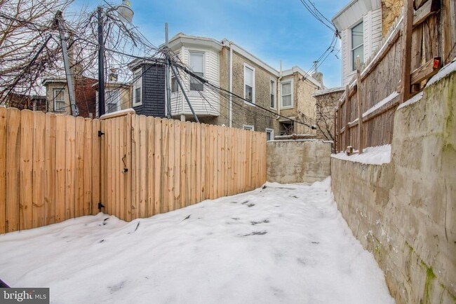 Building Photo - 2305 N College Ave