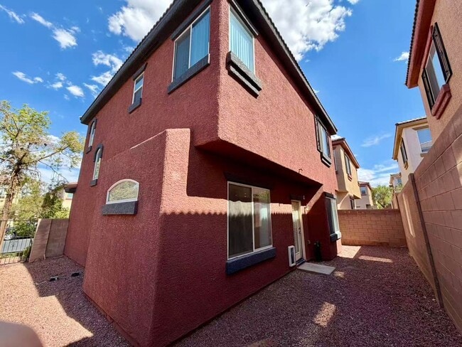 Building Photo - Nice 2-story single-family house with 3 Bedrooms, 2.5 Bathrooms