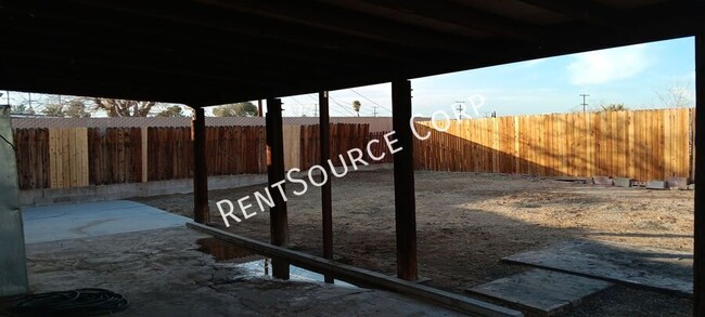 Building Photo - 3 Bedroom Home for Rent in Barstow