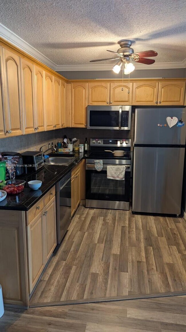 Building Photo - 286 Mansfield G