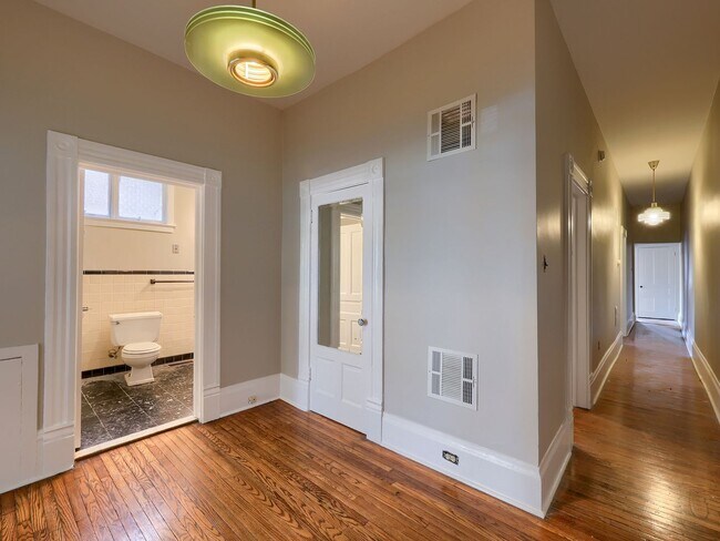 Building Photo - 2210 N 3rd St