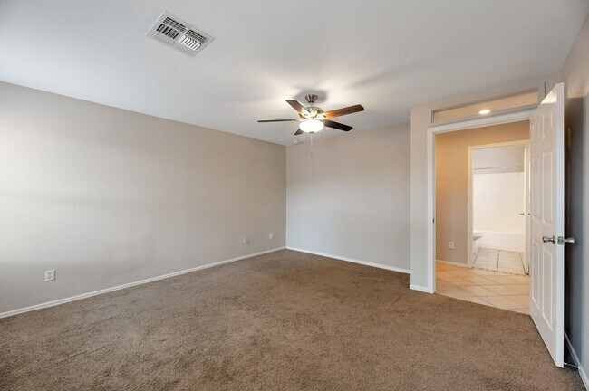 Building Photo - 3 bed 2 bath home in the Arizona Impressions subdivision - Cross streets: Cooper & SE Pecos