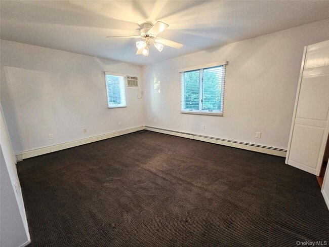 Building Photo - 104 Choir Ln