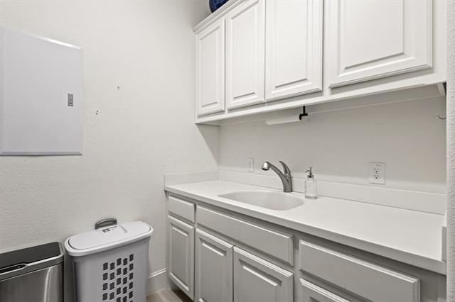 Building Photo - 14225 Sowell Dr