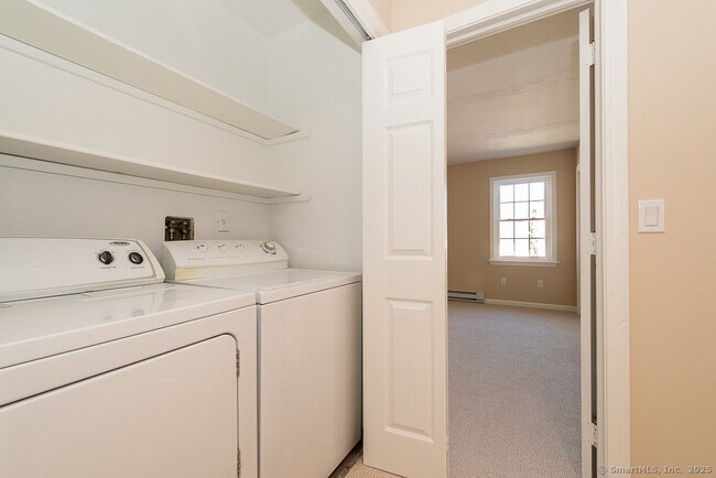 Building Photo - 16 Brantwood Dr