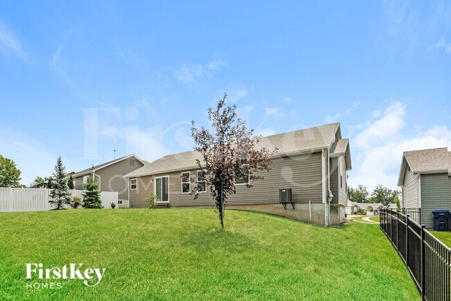 Building Photo - 1811 Barclay Trail Dr
