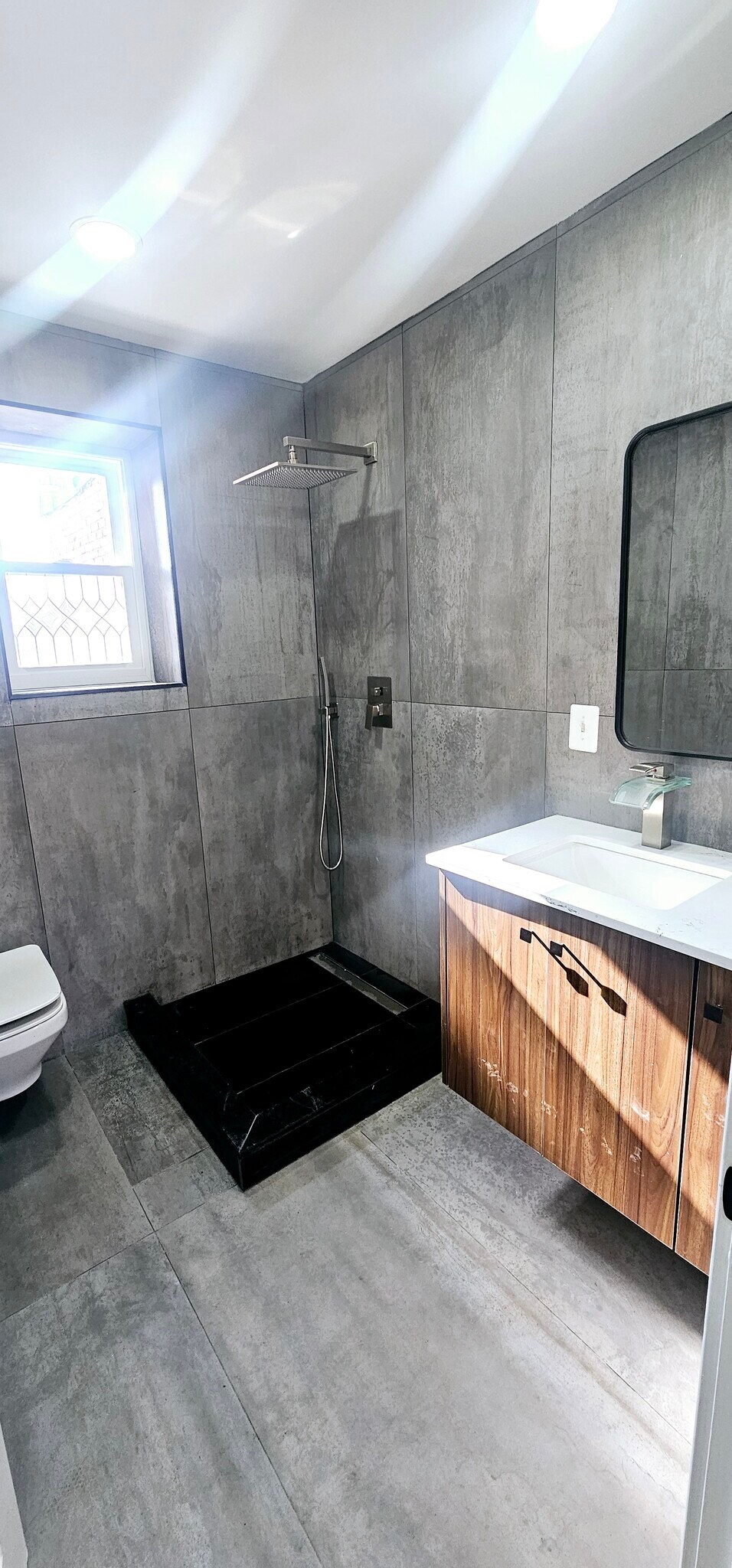 Building Photo - 324 South St