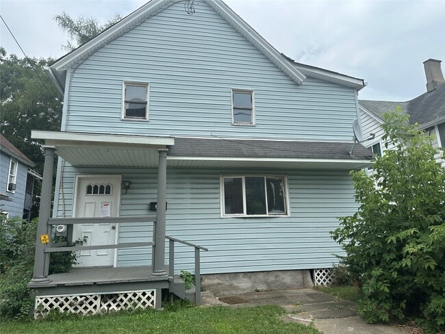 Building Photo - 33 Cherry St