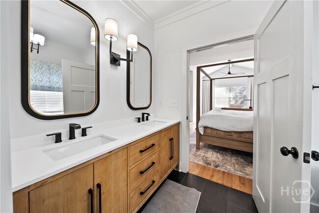 Building Photo - 1060 Cobblestone Ln