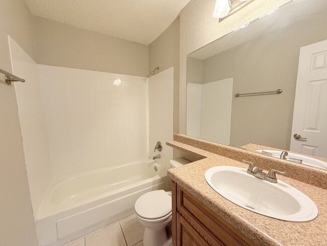 Building Photo - 1695 Lee Rd