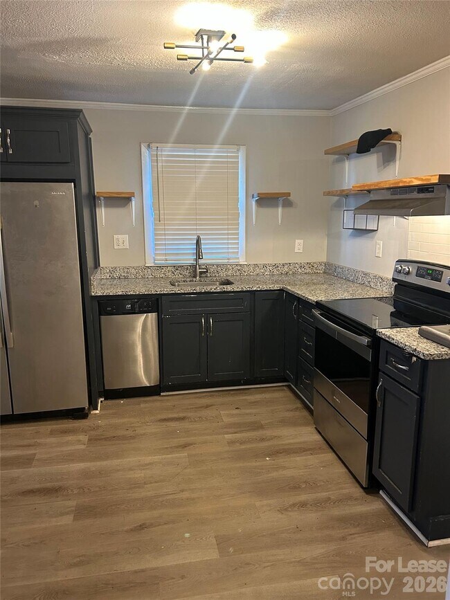 Building Photo - 3914 Bearwood Ave