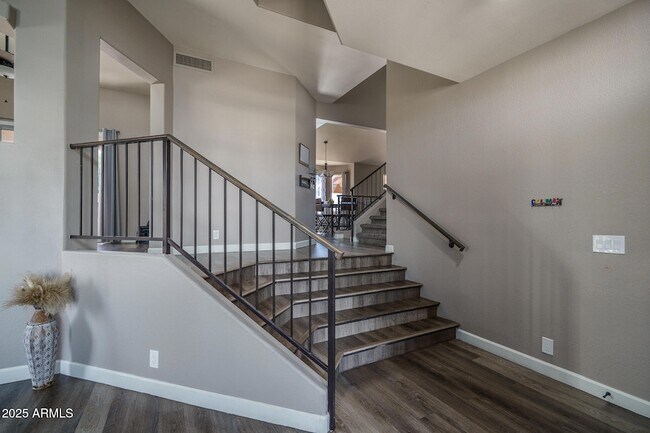 Building Photo - 6615 N 89th Ave