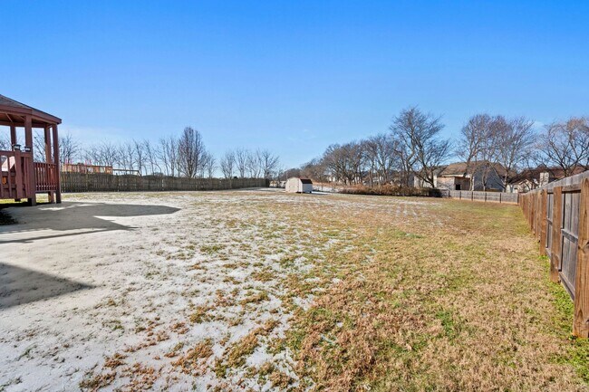 Building Photo - Spacious Living with a Private Primary Retreat!