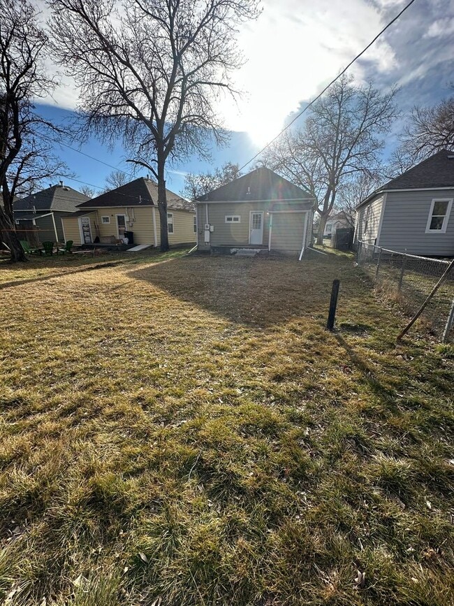 Building Photo - 2 Bed / 1 Bath House