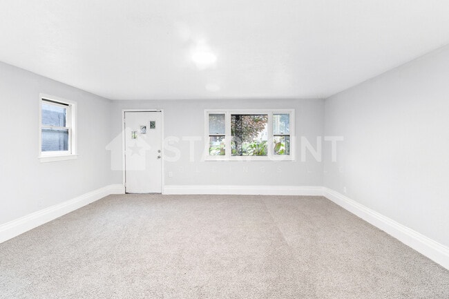 Building Photo - 2631 Northwestern Pkwy