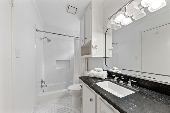 Building Photo - 12210 Ravenmoor Dr
