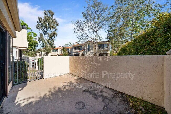 Building Photo - 5715 Baltimore Dr