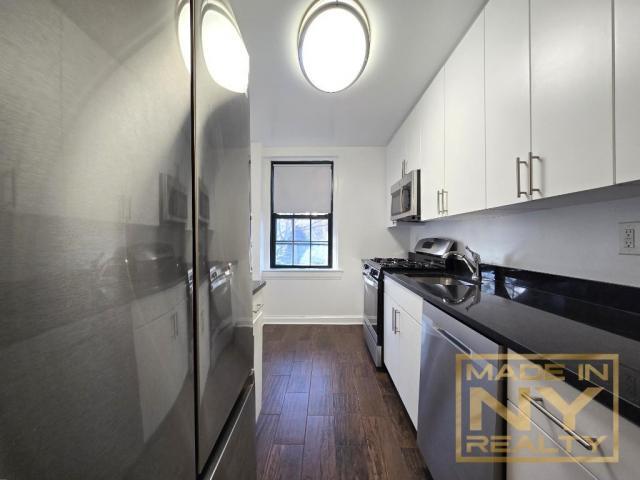 Primary Photo - 2 bedroom in SUNNYSIDE GARDENS NY 11104