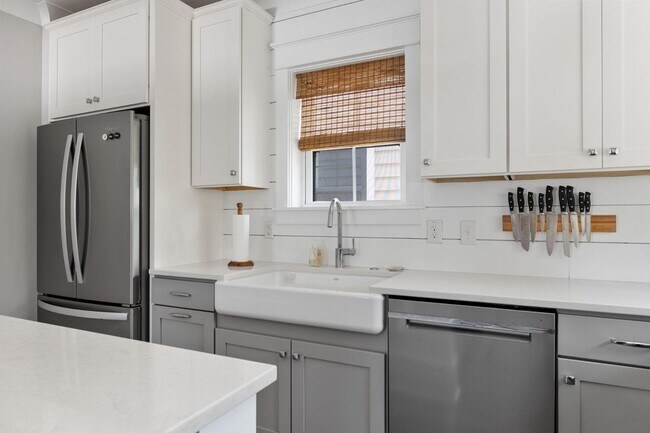 Building Photo - 970 Key Colony Ct