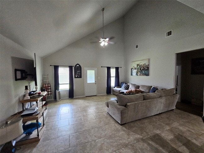 Building Photo - 1608 Groce Ln