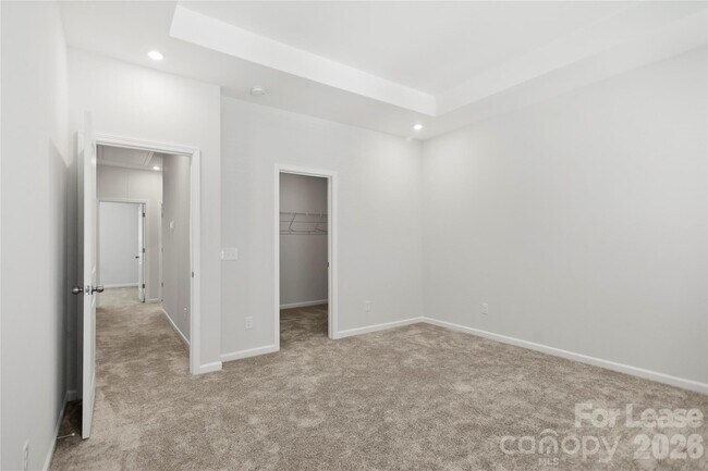 Building Photo - 7113 Brookview Ln