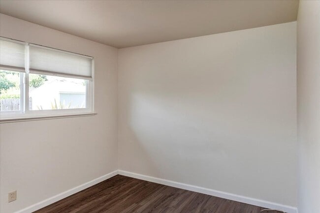 Building Photo - Great Sunnyvale Home