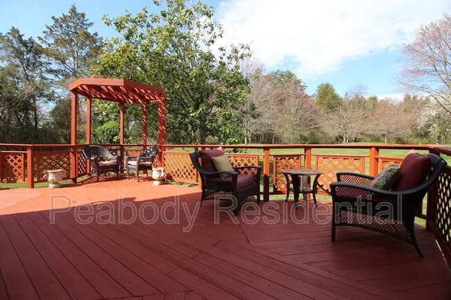 Building Photo - 21039 Emerson Ct