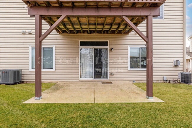 Building Photo - 1636 Fredericksburg Ln