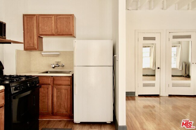 Building Photo - 2121 James M Wood Blvd