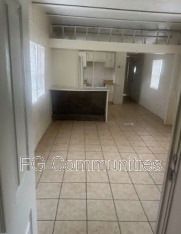 Building Photo - 23 Country Village Dr