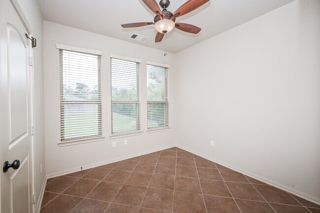 Building Photo - 19 Sandwell Place