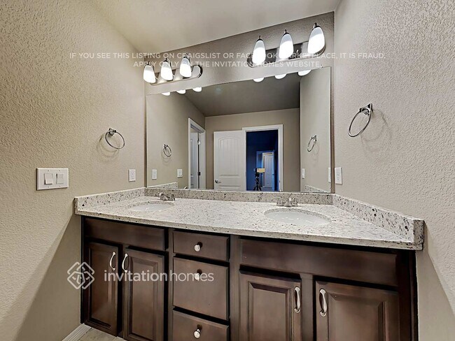 Building Photo - 6133 Nash Dr