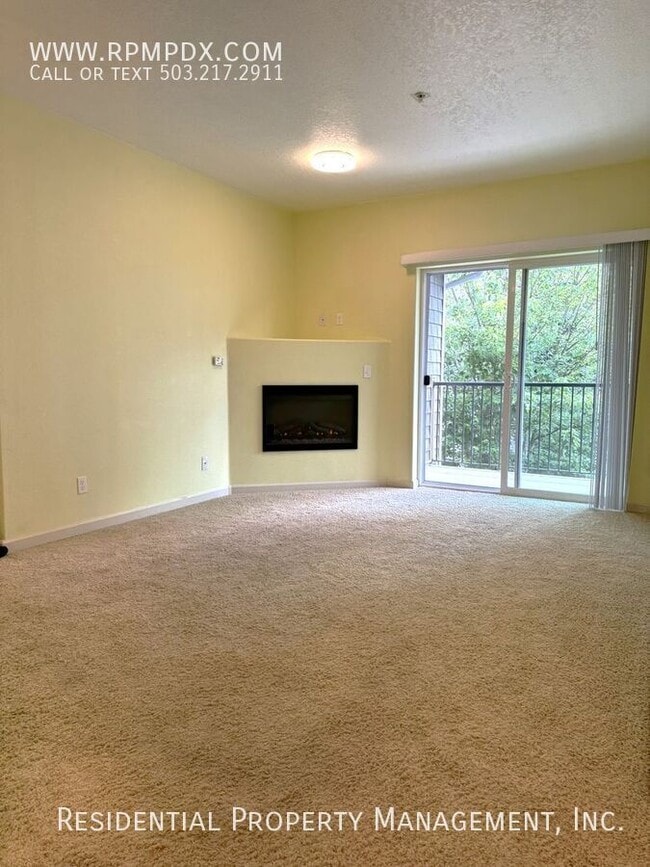 Building Photo - 11830 NW Holly Springs Ln